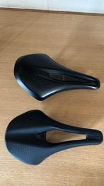 Deux selles de vélo Fizik, Fietsen en Brommers, Ophalen, Zo goed als nieuw, Fizik