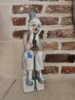 Beeldje van clown zittend, casades porselein, spain, Ophalen of Verzenden, Zo goed als nieuw, Overige typen