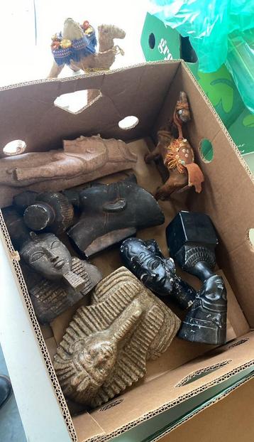 Lot egyptische spullen beelden kaders spel beschikbaar voor biedingen