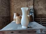 Joli vase en opaline