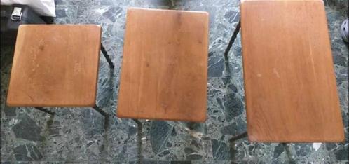 Tables gigognes - pieds en fer forgé et tablettes en bois, Antiek en Kunst, Antiek | Meubels | Tafels, Ophalen of Verzenden
