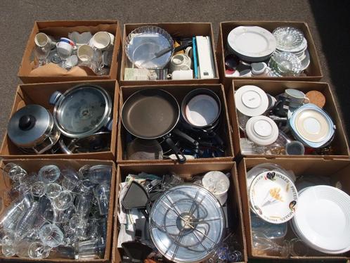 très grosse quantité de vaisselle (100 caisses pleines), Huis en Inrichting, Keuken | Servies, Gebruikt, Ophalen