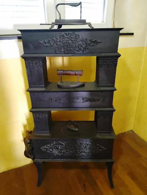 Ancien poêle à bois en fonte sur 3 étages, Huis en Inrichting, Kachels, Gebruikt, Vrijstaand, Houtkachel, Hout, Ophalen