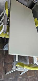 Kwalitatieve tafel met glazen blad te koop
Afmetingen 210 x, Ophalen, Gebruikt