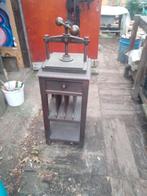 Oude boekbinders pers, Ophalen