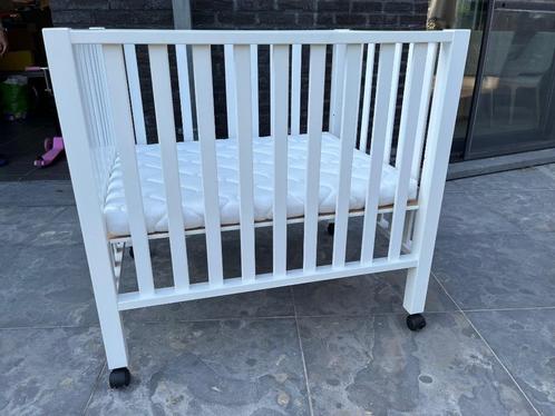 Box/ Park incl. Matras, Kinderen en Baby's, Babyparken, Zo goed als nieuw, Rechthoekig, In hoogte verstelbaar, Boxkleed, Wieltjes