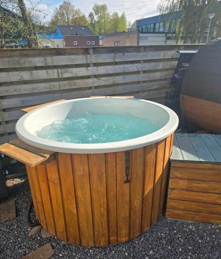 Hottub | externe kachel | LED | bubbels | kwaliteits merk, Tuin en Terras, Zwembad-toebehoren, Gebruikt, Filter, Ophalen