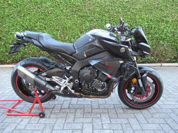 Yamaha MT-10 Nieuwe staat FULL OPTION 21000km GARANTIE 05/20 beschikbaar voor biedingen
