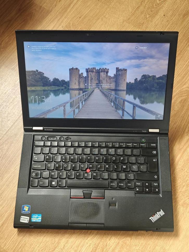 Laptop Lenovo T430 plus docker, Computers en Software, Windows Laptops, Gebruikt, 14 inch, SSD, 2 tot 3 Ghz, 8 GB, Azerty, Met videokaart
