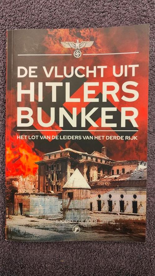 Sjoerd J. De Boer - De vlucht uit Hitlers bunker, Boeken, Oorlog en Militair, Zo goed als nieuw, Ophalen of Verzenden