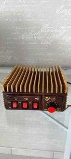 Amplificateur cibi radioamateur zetagi B300P, Telecommunicatie, Zenders en Ontvangers, Ophalen of Verzenden, Gebruikt