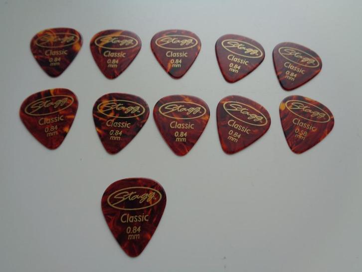 Médiators Stagg Classic 0,84 mm 2,6 X 3 cm. 11/12 pièces, Muziek en Instrumenten, Instrumenten | Toebehoren, Nieuw, Overige instrumenten