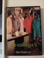 Televisieserie - De collega's - met handtekeningen acteurs., Livres, Aventure & Action, Enlèvement, Neuf, Jan Matterne