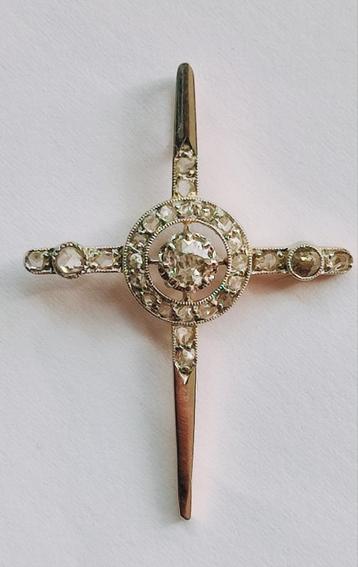 Antieke goud/platina kruis met diamanten  beschikbaar voor biedingen