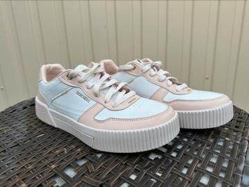 Skechers sneakers beschikbaar voor biedingen