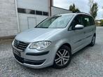 VW Touran 1.9 TDI - 105 PK - 95.000 KM - 2010 / 5 zit -1eig, Auto's, Monovolume, Zwart, Bedrijf, Parkeersensor