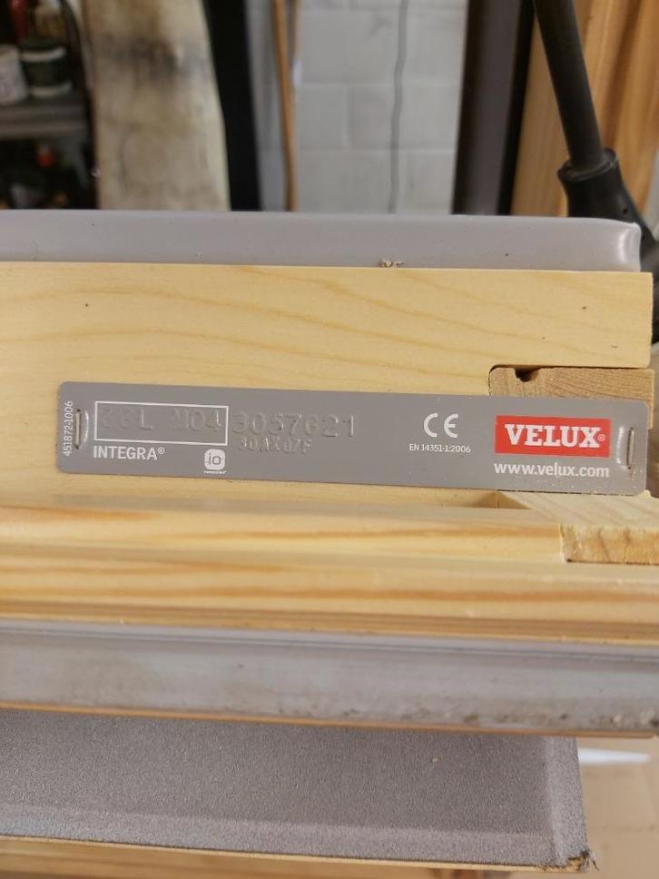 velux, Doe-het-zelf en Bouw, Raamkozijnen en Schuifdeuren, Zo goed als nieuw, Raamkozijn, Hout, 75 tot 150 cm, 75 tot 150 cm, Ophalen
