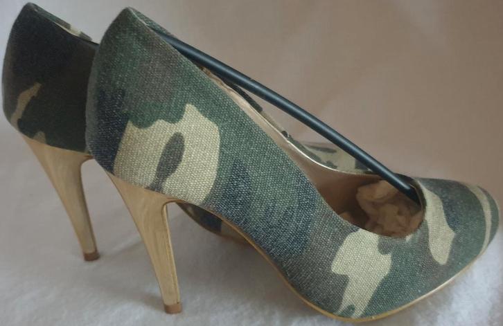 Tango pumps Army maat 36, 37 of 38, Kleding | Dames, Schoenen, Nieuw, Pumps, Groen, Ophalen of Verzenden