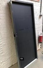 nieuwe deur met lichte beschadigingen, Doe-het-zelf en Bouw, Deuren en Vliegenramen, Ophalen, Gebruikt, Hout, Buitendeur