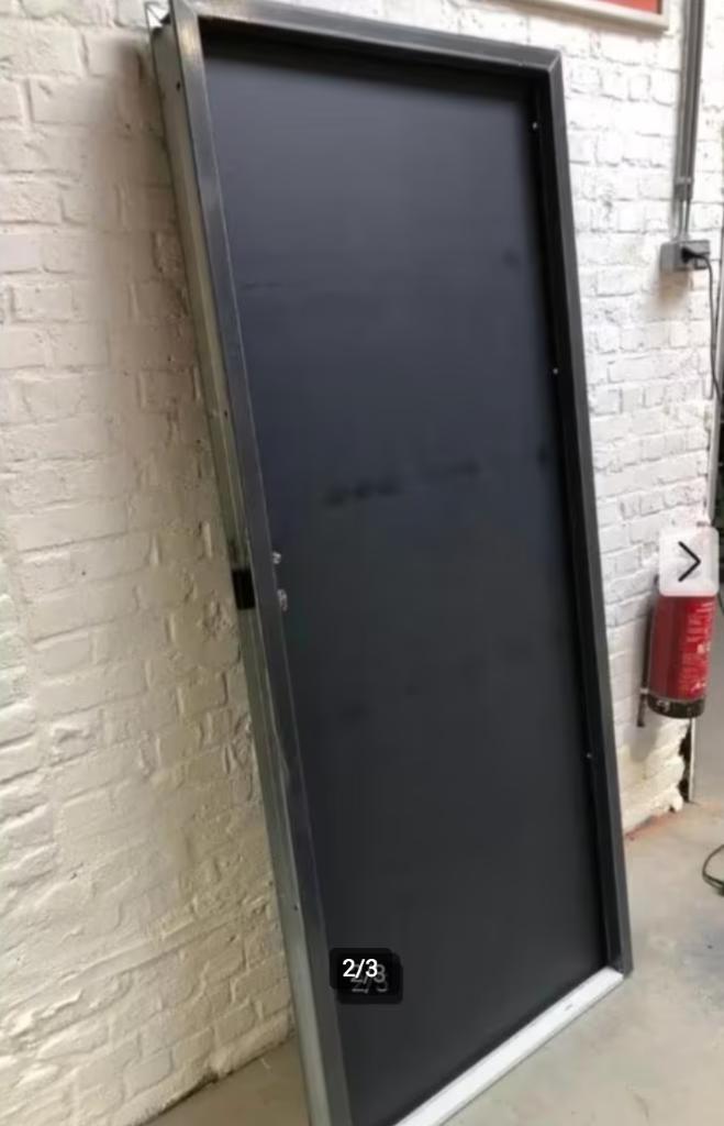 nieuwe deur met lichte beschadigingen, Doe-het-zelf en Bouw, Deuren en Vliegenramen, Gebruikt, Buitendeur, Hout, Ophalen