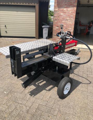 Houtkliever 22 ton TE HUUR!! beschikbaar voor biedingen