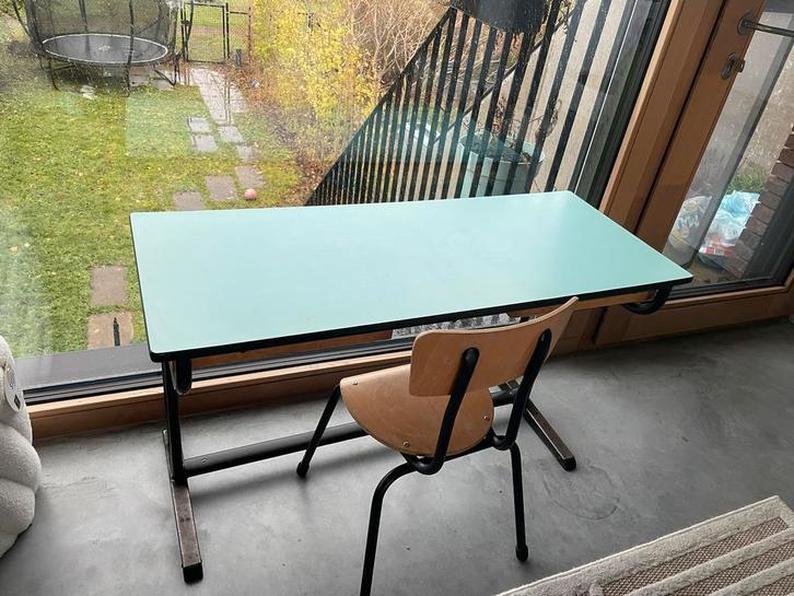 Vintage kinderlessenaar met stoel, Kinderen en Baby's, Kinderkamer | Tafels en Stoelen, Gebruikt, Ophalen