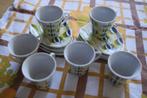 Lot vintage graphique six tasses et sous-tasses, Antiquités & Art, Curiosités & Brocante, Enlèvement ou Envoi