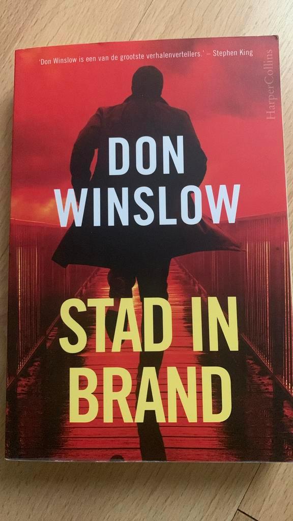 Don Winslow - Stad in brand, Boeken, Thrillers, Zo goed als nieuw, Amerika, Ophalen of Verzenden