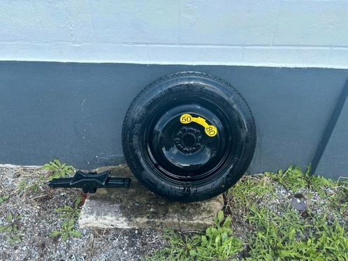 Nieuw reservewiel van Ford met 4-seizoenenband (125/90R16 98, Auto-onderdelen, Banden en Velgen, Banden en Velgen, All Season