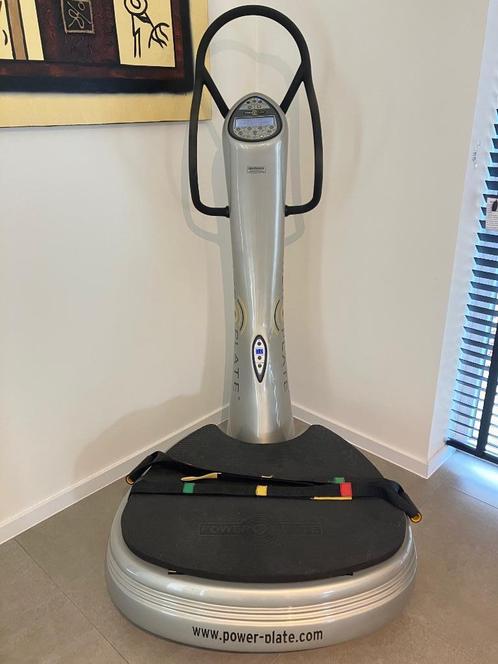 POWER PLATE PRO AIR 5 NOUVELLE GÉNÉRATION EN PARFAIT ÉTAT -, Sports & Fitness, Appareils de fitness, Comme neuf, Plaque vibrante