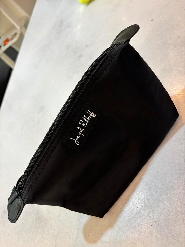 Trousse de toilette Joseph Ribkoff - Nouveau, Bijoux, Sacs & Beauté, Trousses de toilette, Neuf, Noir, Enlèvement ou Envoi