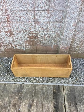 Houten bakjes beschikbaar voor biedingen