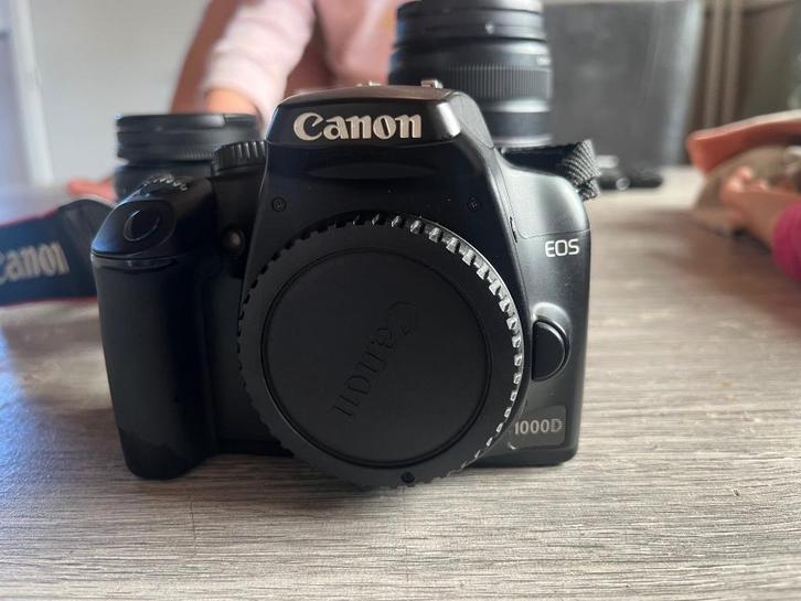Canon EOS 1000D set – 2 lenzen + tas + accessoires, Audio, Tv en Foto, Fotocamera's Digitaal, Gebruikt, Spiegelreflex, Canon, Ophalen