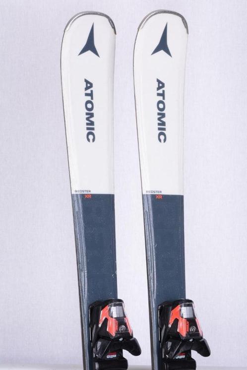 Skis ATOMIC REDSTER XR GRAY 2022 de 142 cm, noyau en bois cl, Sports & Fitness, Ski & Ski de fond, Utilisé, Skis, Atomic, Carving