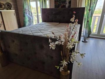 Bed Swiss Sense beschikbaar voor biedingen