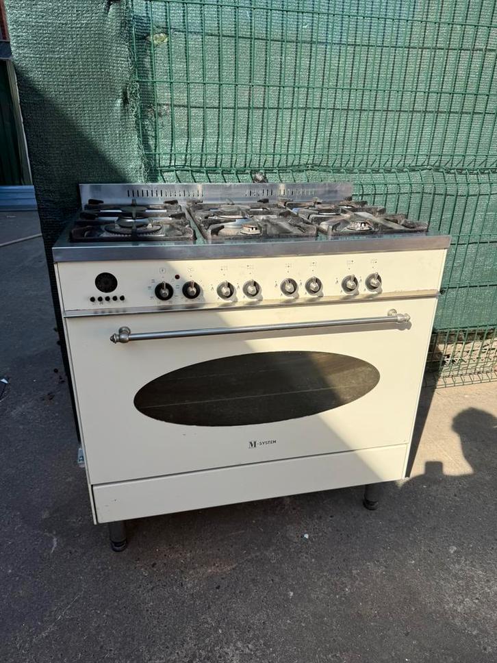 M-System gasfornuis 6 branders + oven, Elektronische apparatuur, Fornuizen, Gebruikt, Vrijstaand, Elektrisch, 5 kookzones of meer