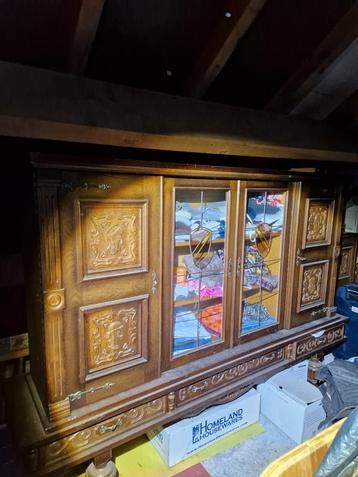Grote opruimingsverkoop in Wijtschate! beschikbaar voor biedingen