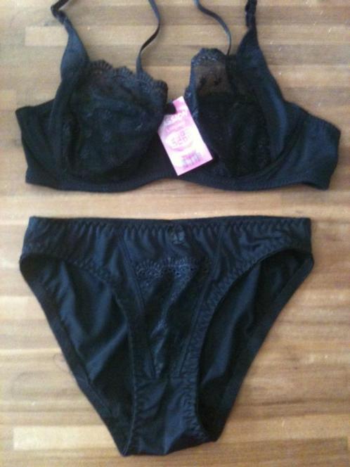 Nieuw lingerie setje bh + slip, Vêtements | Femmes, Sous-vêtements & Lingerie, Ensemble, Noir, Envoi