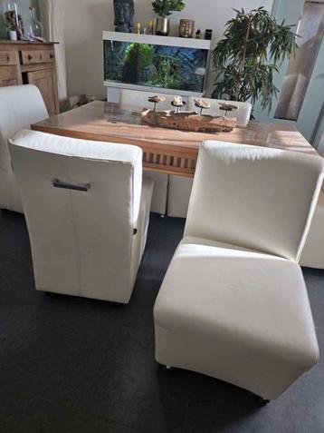 Lot de 6 chaises en cuir blanc beschikbaar voor biedingen