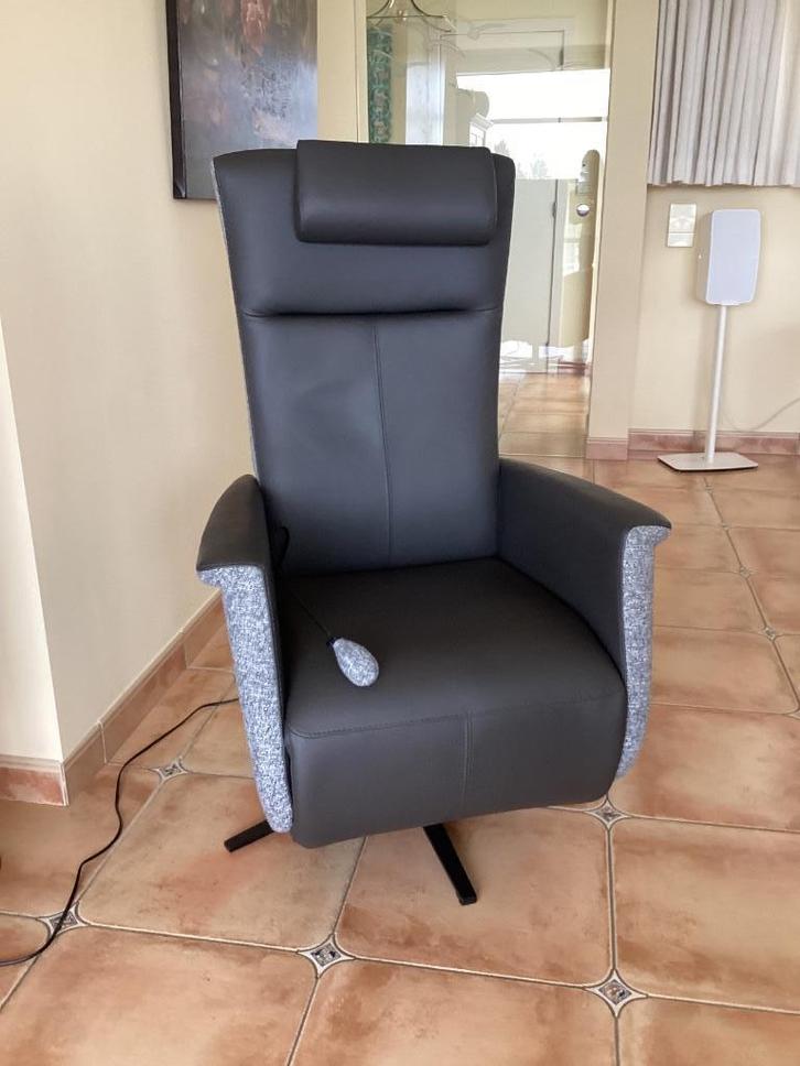 Elektrische relax sta-op Prominent Modl Toscana Large, Huis en Inrichting, Fauteuils, Zo goed als nieuw, Leer, Ophalen
