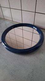 Miroir seventies tiger, Enlèvement