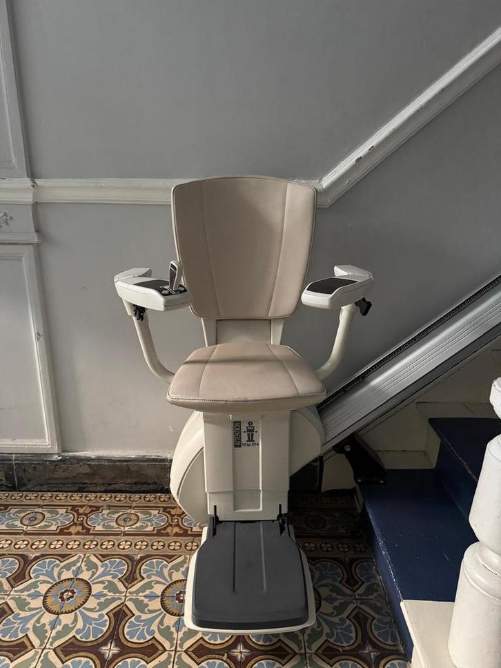 Monte-escalier ThyssenKrupp Levant Comfort – 2018 - Bon état, Diversen, Trapliften, Gebruikt, Recht, Ophalen