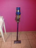 Dyson v10 cyclone animal+support mural chargeur 2 embouts.., Ophalen of Verzenden, Zo goed als nieuw, Reservoir