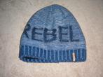 Blauwe muts, tekst 'Rebel', merk: Barts, maat 55 (8 jaar), Enfants & Bébés, Vêtements enfant | Bonnets, Écharpes & Gants, Garçon