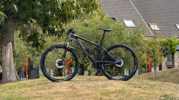 Canyon Lux CF8 World Cup Deore XT (s-works trek scott ) beschikbaar voor biedingen