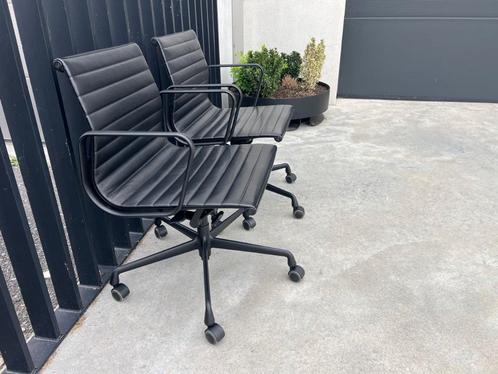 Vitra Eames EA117 lederen bureaustoelen, 2x, Huis en Inrichting, Bureaustoelen, Zo goed als nieuw, Bureaustoel, Zwart, Verzenden