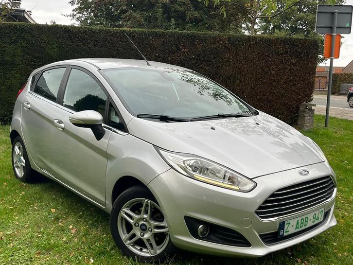 FORD FIESTA 1.6i AUTOMAAT BENZINE EURO 5, Auto's, Ford, Bedrijf, Te koop, Alarm, Benzine, Euro 5, Stadsauto, 5 deurs, Automaat