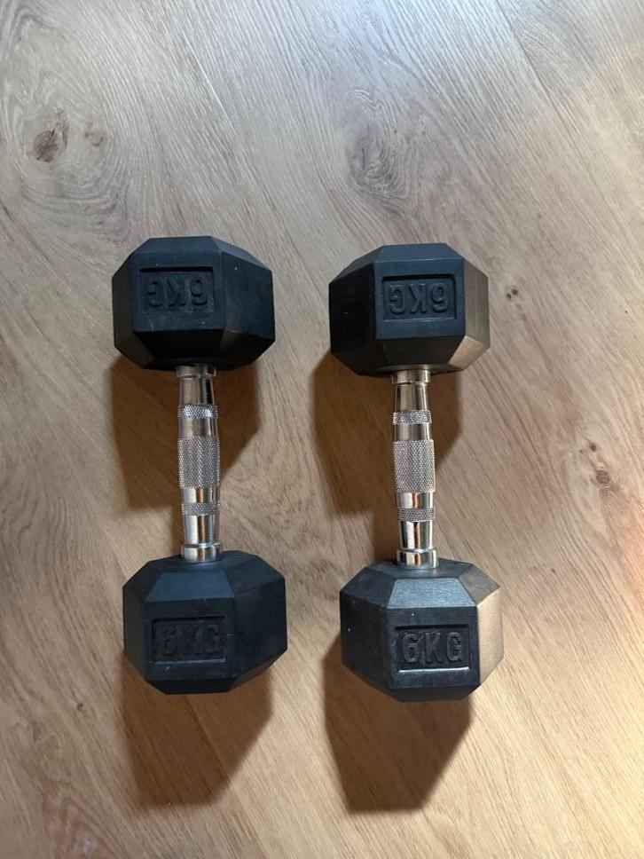 Hex Dumbells 6kg, Sport en Fitness, Fitnessmaterialen, Zo goed als nieuw, Armen, Benen, Borst, Buik, Rug, Ophalen