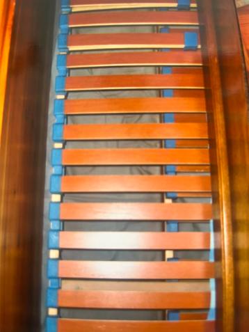 Houten bed met matras nieuw in verpakking 140x90 beschikbaar voor biedingen