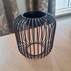 Theelichthouder, Enlèvement